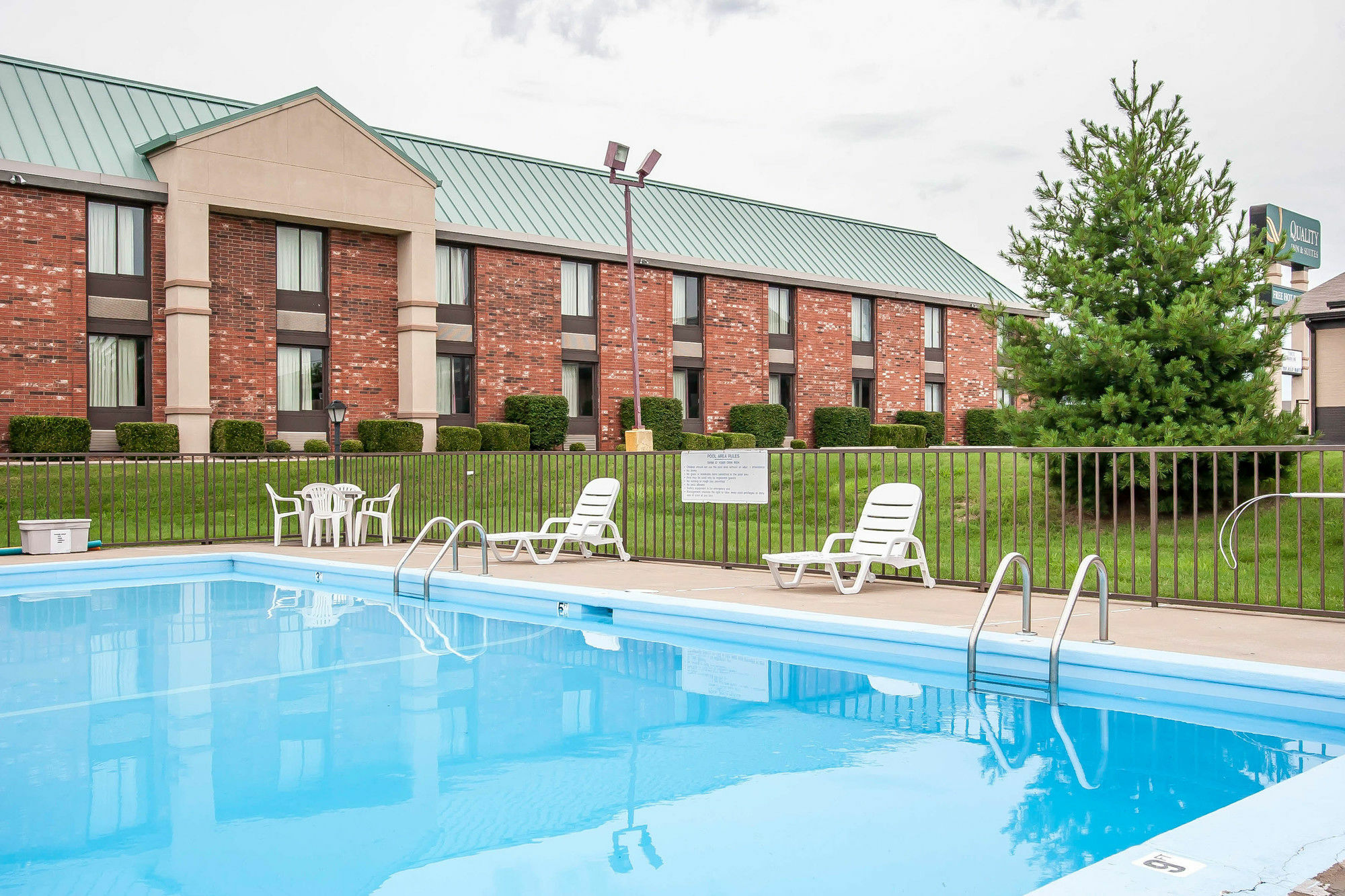 Quality Inn & Suites North Springfield Zewnętrze zdjęcie