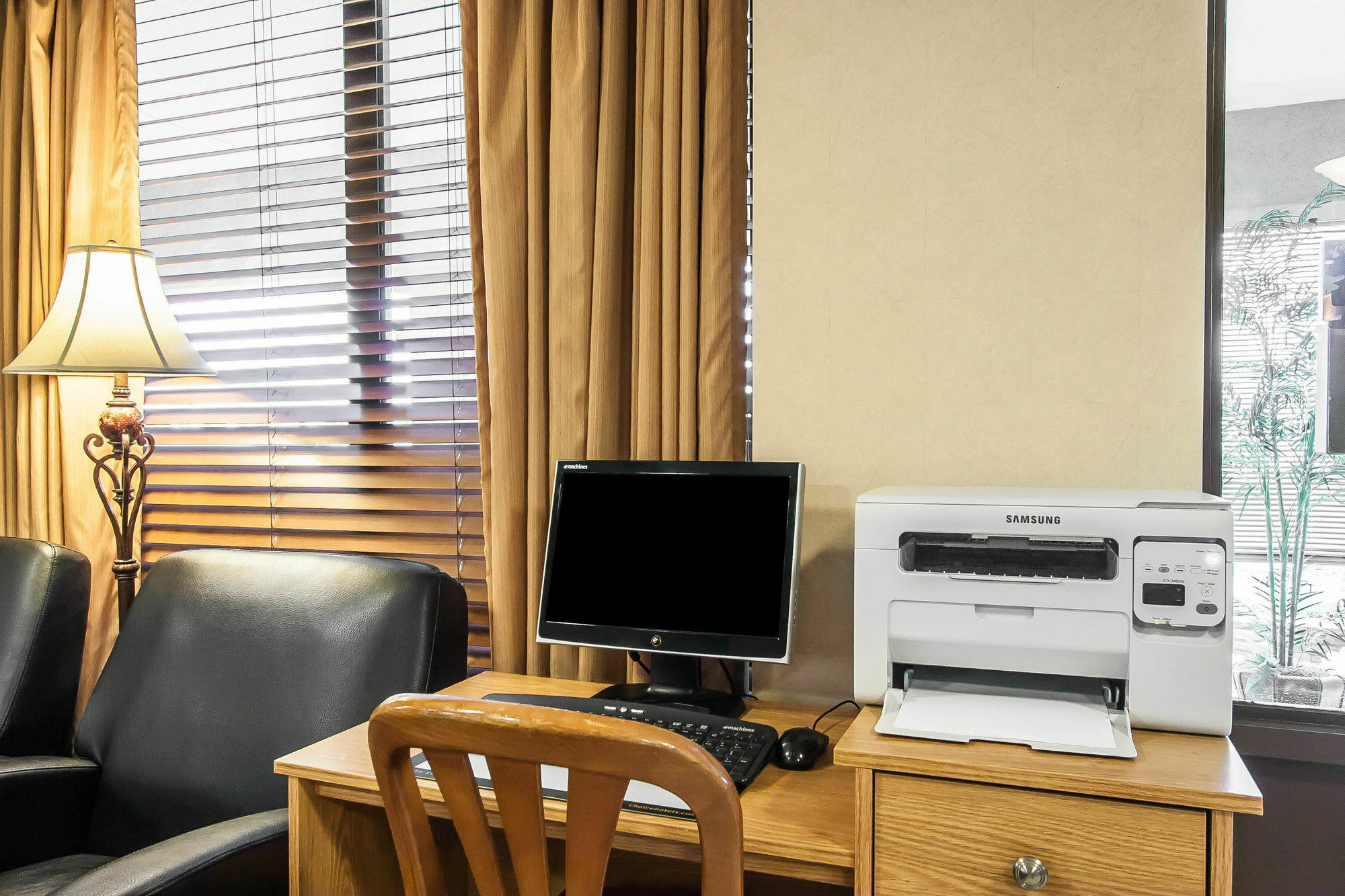 Quality Inn & Suites North Springfield Zewnętrze zdjęcie